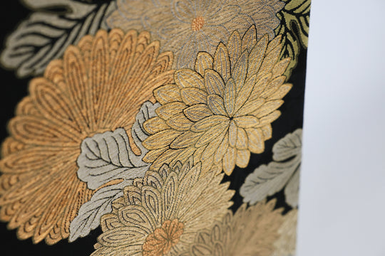GOLDEN CHRYSANTHEMUM ELEGANCE