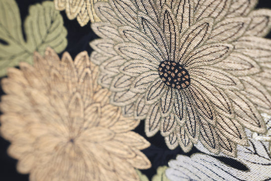 GOLDEN CHRYSANTHEMUM ELEGANCE