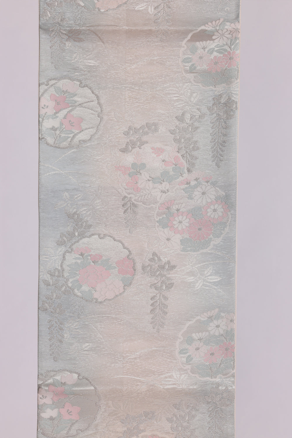 HARMONY OF FLORAL MEDALLIONS